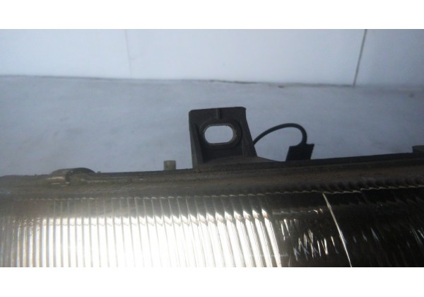 Фара права Renault master II 1998-2003р, 7700352104